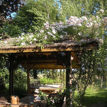 Le Fousseret Ferme Saint Joseph Bed & Breakfast エクステリア 写真