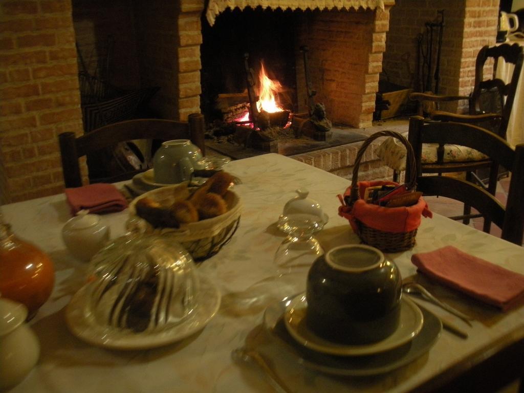 Le Fousseret Ferme Saint Joseph Bed & Breakfast エクステリア 写真
