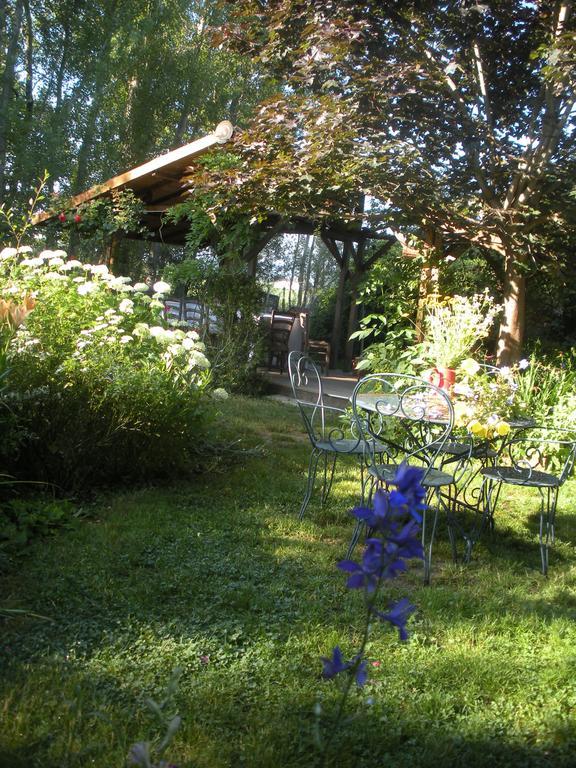 Le Fousseret Ferme Saint Joseph Bed & Breakfast エクステリア 写真