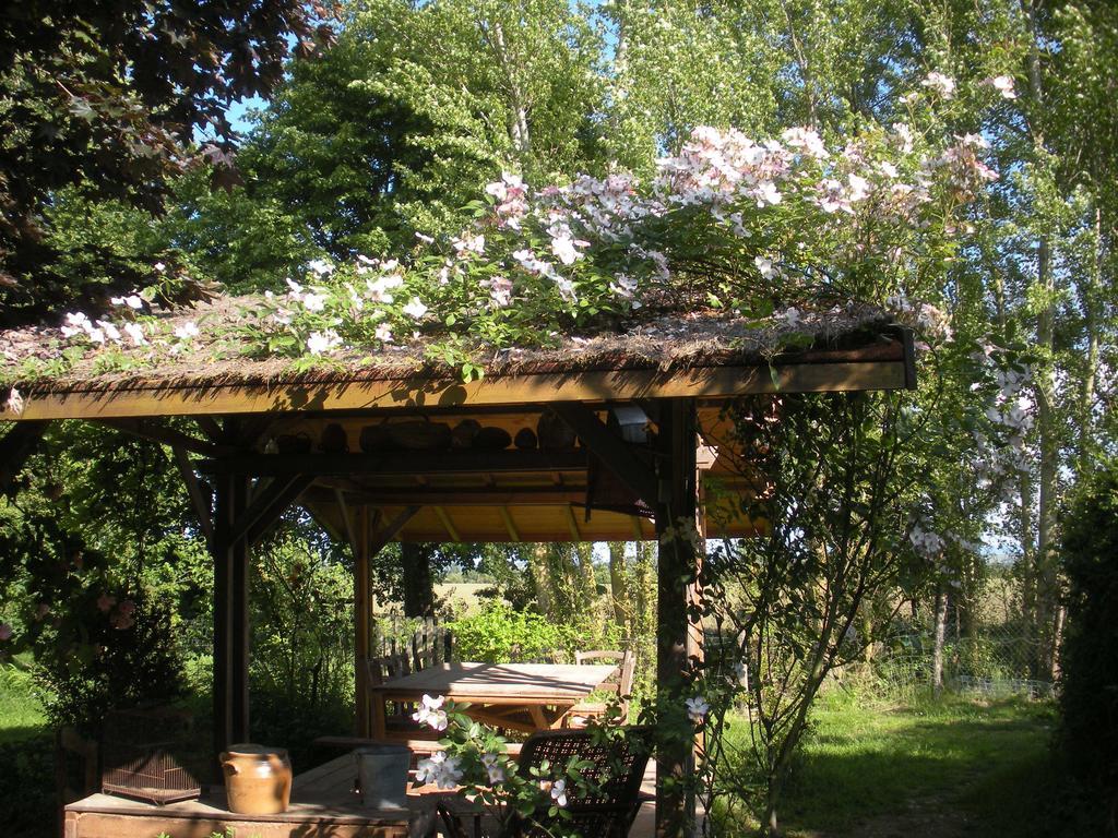 Le Fousseret Ferme Saint Joseph Bed & Breakfast エクステリア 写真