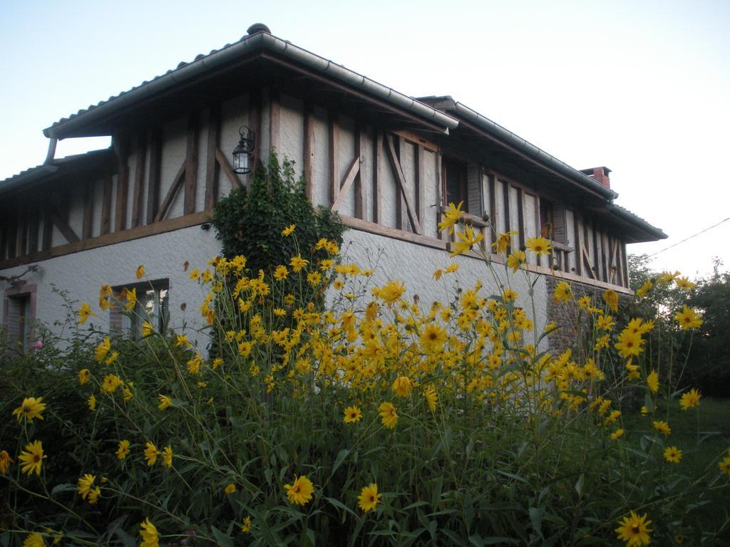 Le Fousseret Ferme Saint Joseph Bed & Breakfast エクステリア 写真